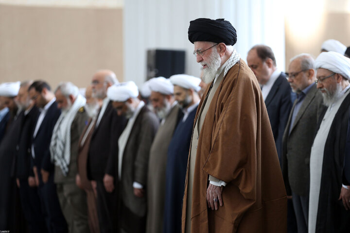اقامه نماز عید سعید فطر به امامت رهبر انقلاب