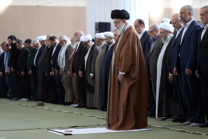 اقامه نماز عید سعید فطر به امامت رهبر انقلاب