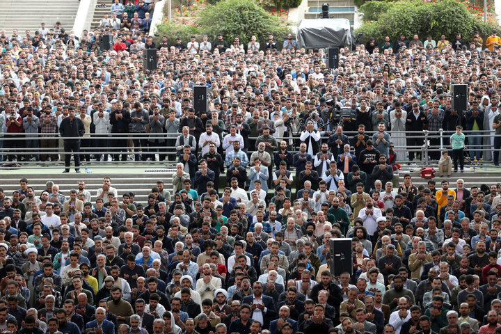اقامه نماز عید سعید فطر به امامت رهبر انقلاب