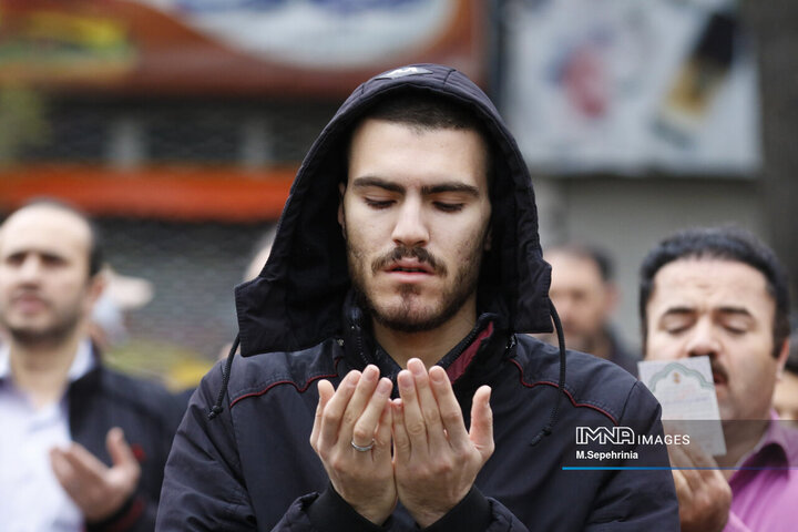 اقامه نماز عید سعید فطر در تبریز