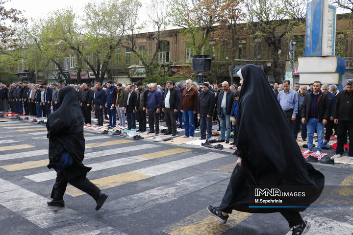 اقامه نماز عید سعید فطر در تبریز