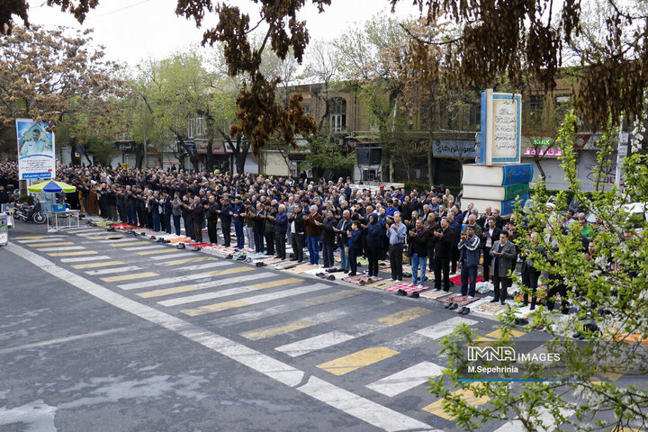 اقامه نماز عید سعید فطر در تبریز