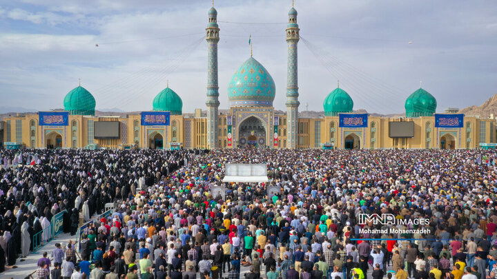 اقامه نماز عید سعید فطر در قم