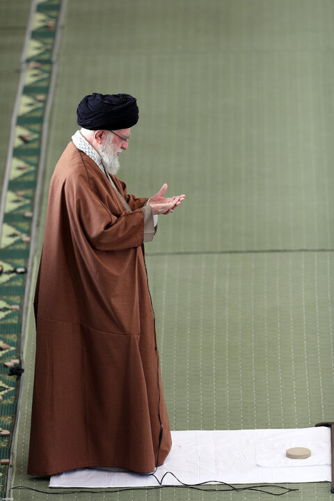 اقامه نماز عید سعید فطر به امامت رهبر انقلاب