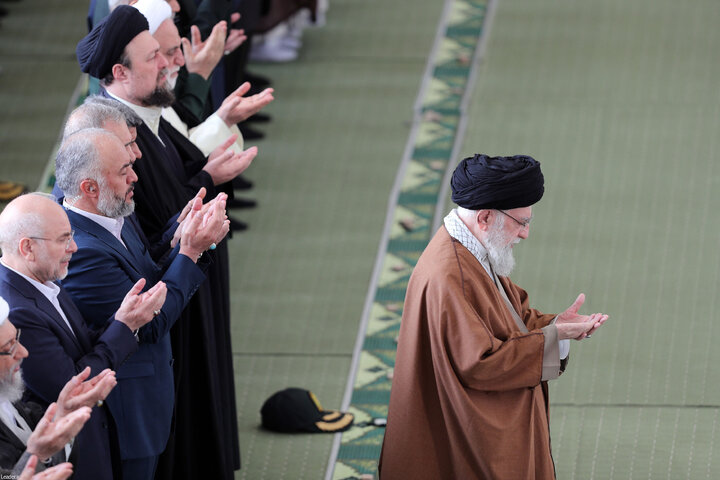 اقامه نماز عید سعید فطر به امامت رهبر انقلاب