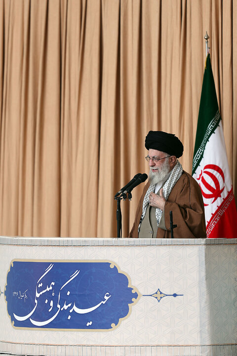 اقامه نماز عید سعید فطر به امامت رهبر انقلاب