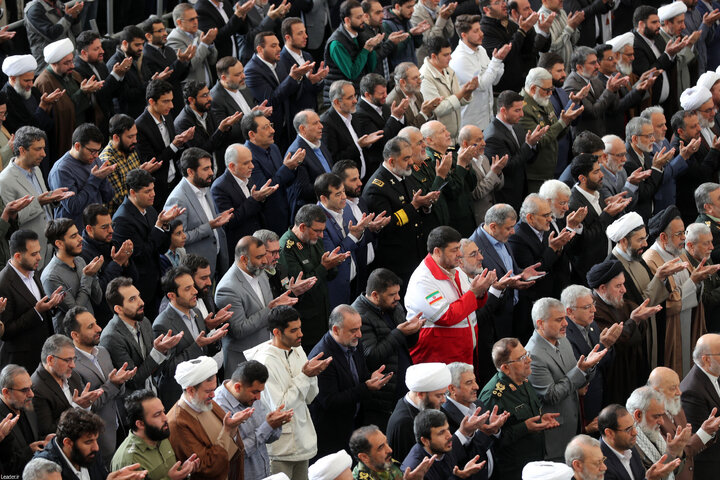 اقامه نماز عید سعید فطر به امامت رهبر انقلاب
