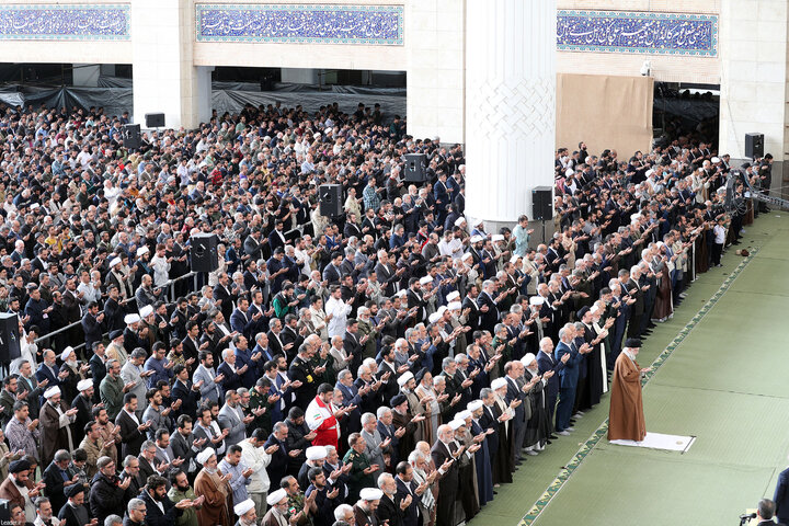 اقامه نماز عید سعید فطر به امامت رهبر انقلاب