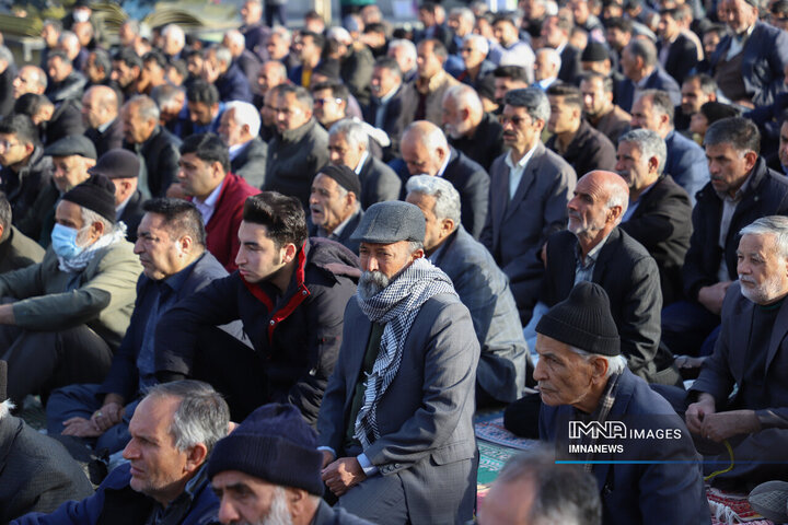 اقامه نماز عید سعید فطر در شهرکرد