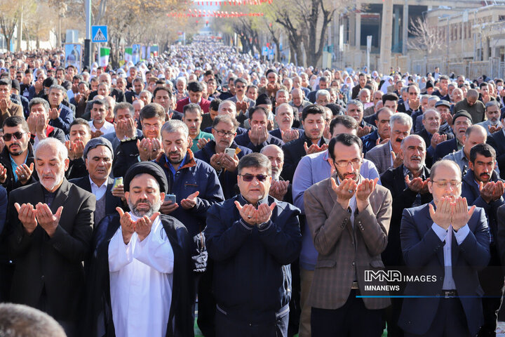 فیلم| نماز عید سعید فطر در خمینیشهر فیلم| نماز عید سعید فطر در خمینیشهر