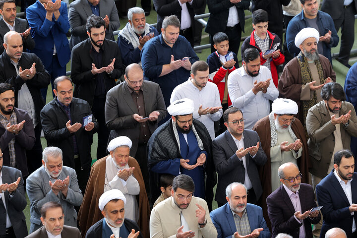 اقامه نماز عید سعید فطر به امامت رهبر انقلاب