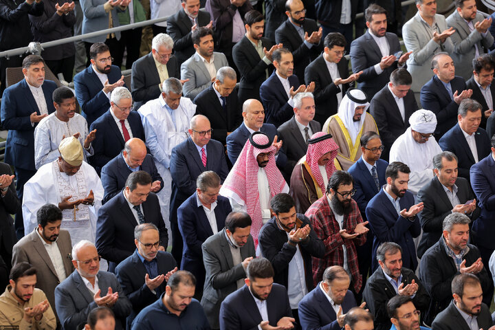 اقامه نماز عید سعید فطر به امامت رهبر انقلاب