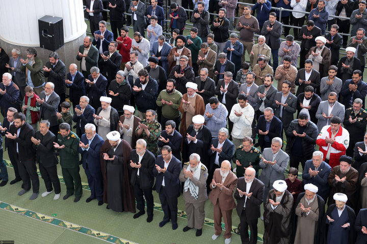 اقامه نماز عید سعید فطر به امامت رهبر انقلاب