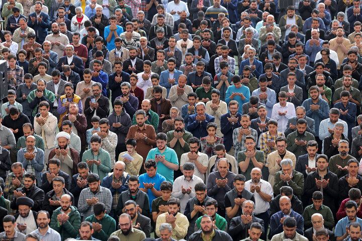 اقامه نماز عید سعید فطر به امامت رهبر انقلاب