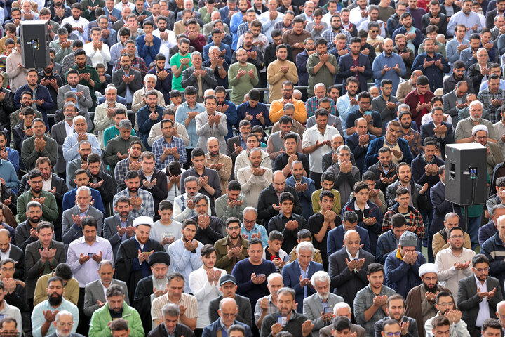 اقامه نماز عید سعید فطر به امامت رهبر انقلاب