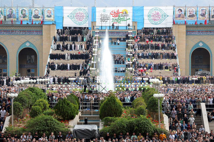 اقامه نماز عید سعید فطر به امامت رهبر انقلاب