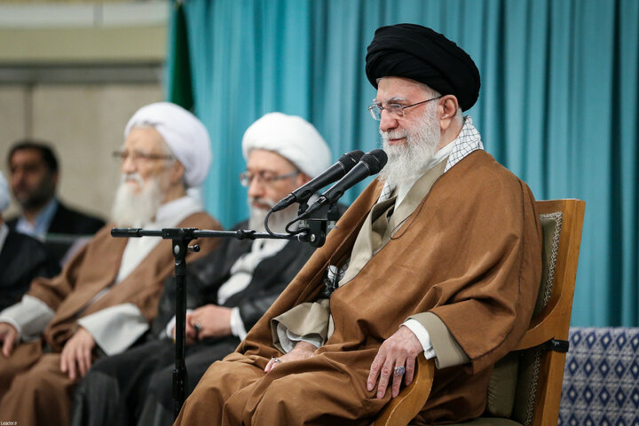 دیدار مسئولان نظام و سفرای کشورهای اسلامی با رهبر انقلاب