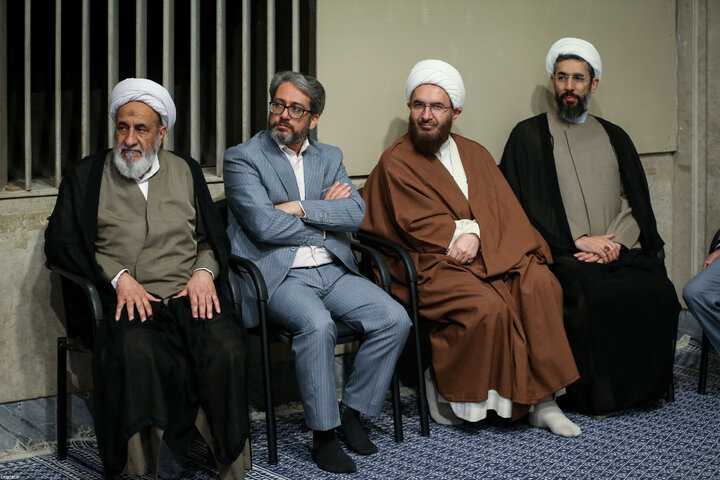 دیدار مسئولان نظام و سفرای کشورهای اسلامی با رهبر انقلاب