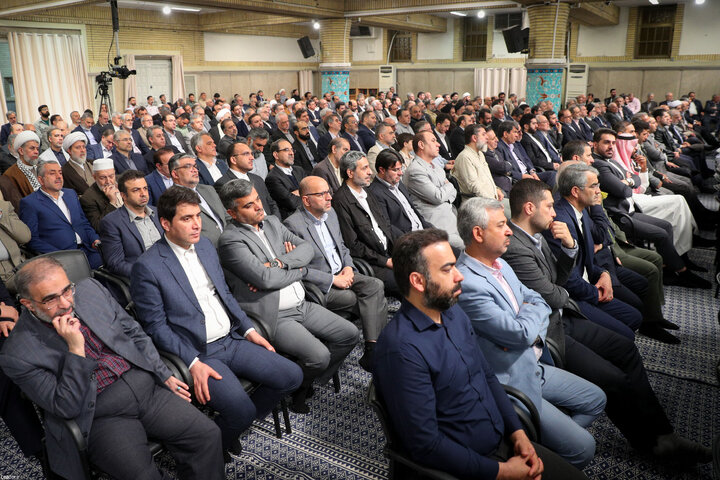 دیدار مسئولان نظام و سفرای کشورهای اسلامی با رهبر انقلاب