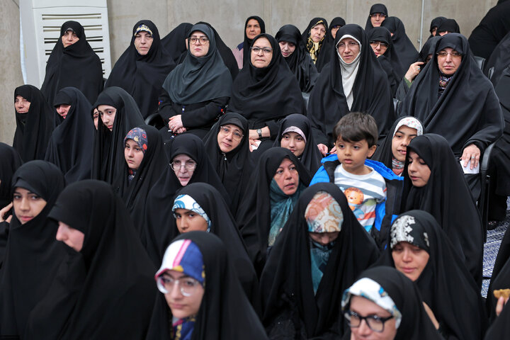 دیدار مسئولان نظام و سفرای کشورهای اسلامی با رهبر انقلاب