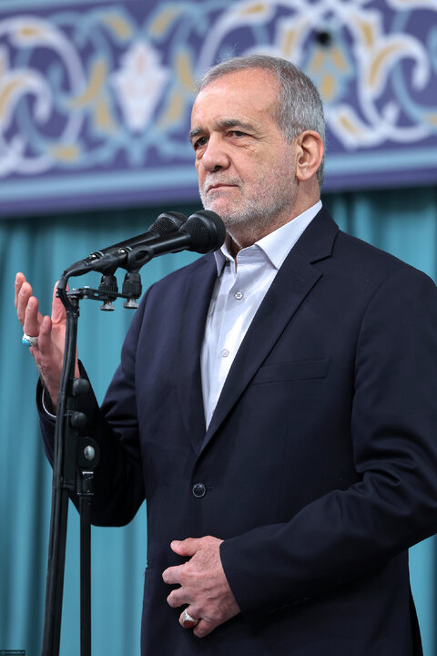 دیدار مسئولان نظام و سفرای کشورهای اسلامی با رهبر انقلاب