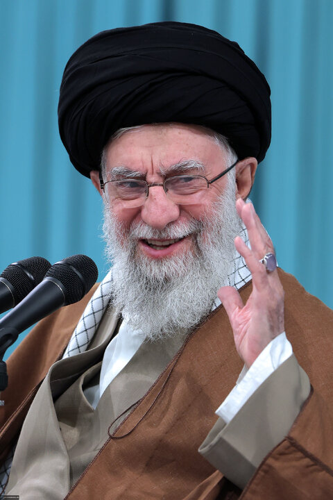 دیدار مسئولان نظام و سفرای کشورهای اسلامی با رهبر انقلاب