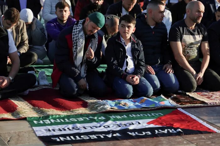 رمضان به پایان رسید اما فریاد مردم جهان برای غزه ادامه دارد