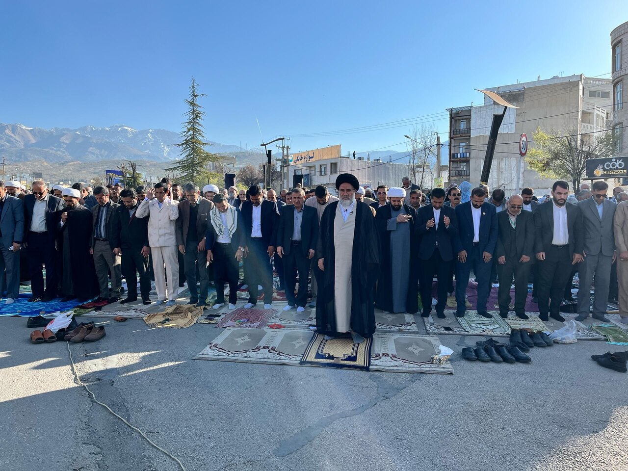 تجلی حضور و بندگی در نماز عید فطر یاسوج