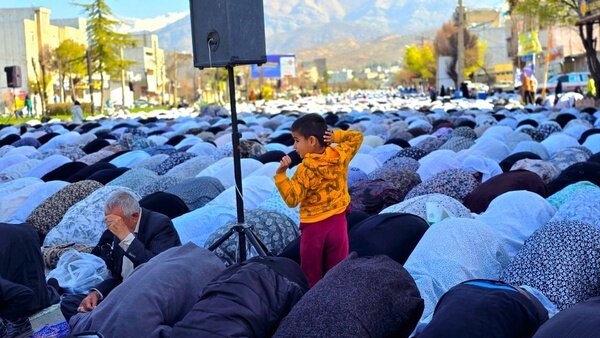 تجلی حضور و بندگی در نماز عید فطر یاسوج