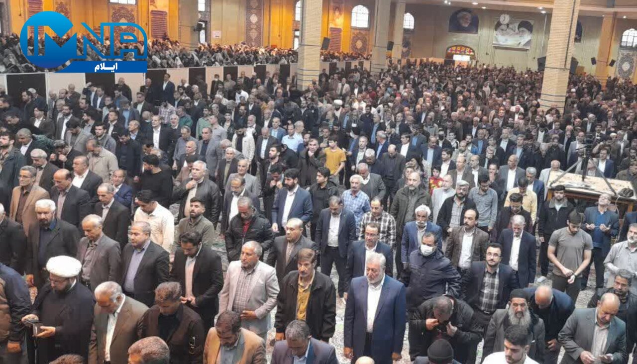 حضور پرشور مردم ایلام در نماز عید سعید فطر+ تصاویر