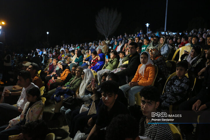 مجموعه باغ فدک در یازدهمین روز از تعطیلات نوروزی