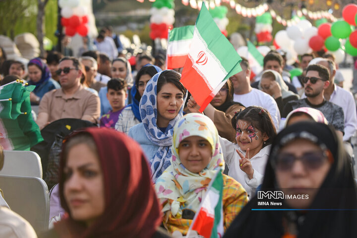 جشن ملی تکریم پرچم