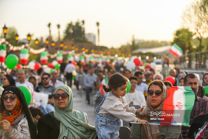 جشن ملی تکریم پرچم