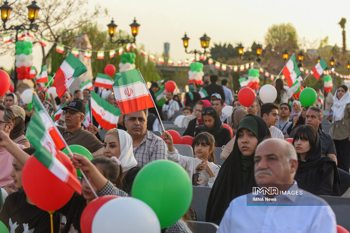 جشن ملی تکریم پرچم