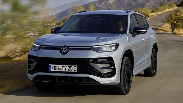 خودروی فولکس‌واگن تایرون 2025 چه مشخصاتی دارد؟