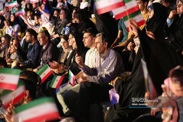 آیین اهتزاز پرچم مقدس جمهوری اسلامی ایران