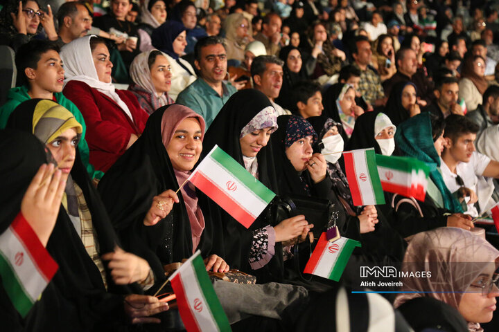 آیین اهتزاز پرچم مقدس جمهوری اسلامی ایران