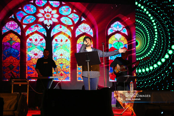 آیین اهتزاز پرچم مقدس جمهوری اسلامی ایران