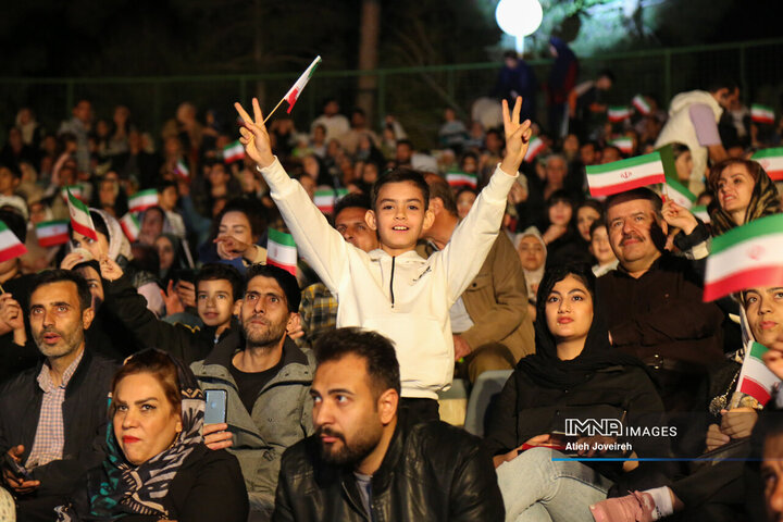 آیین اهتزاز پرچم مقدس جمهوری اسلامی ایران