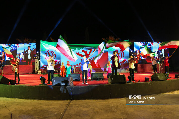 آیین اهتزاز پرچم مقدس جمهوری اسلامی ایران