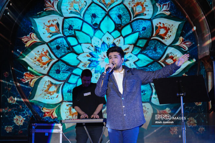 آیین اهتزاز پرچم مقدس جمهوری اسلامی ایران