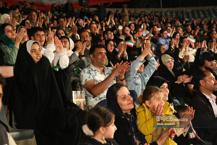 آیین اهتزاز پرچم مقدس جمهوری اسلامی ایران