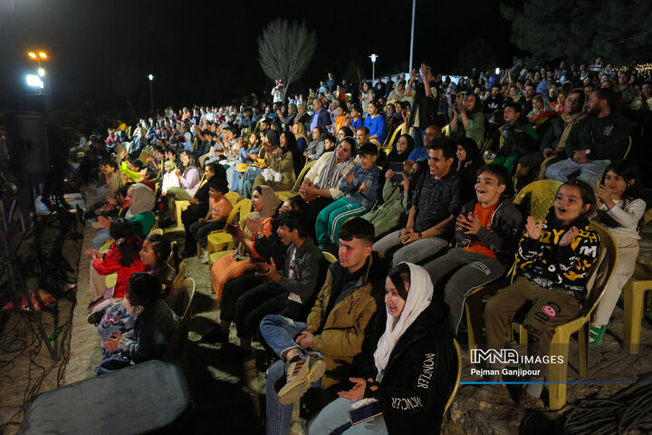 باغ فدک در دوازهمین روز بهار