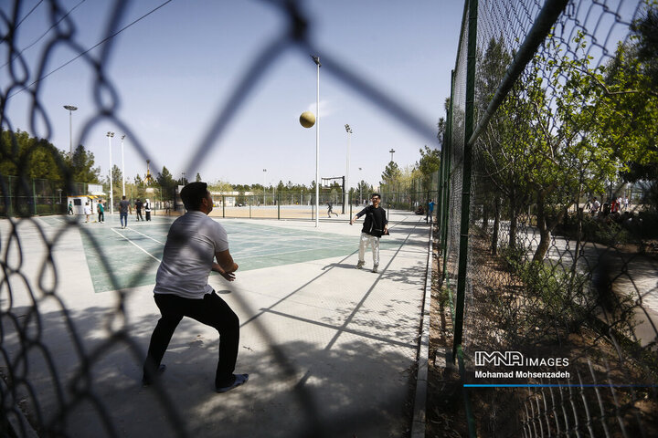 روز طبیعت در بوستان‌های قم