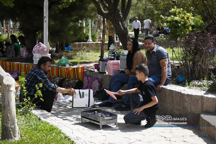 روز طبیعت در بوستان‌های قم