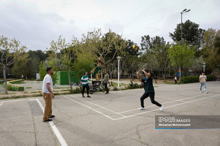 روز طبیعت در بوستان‌های قم