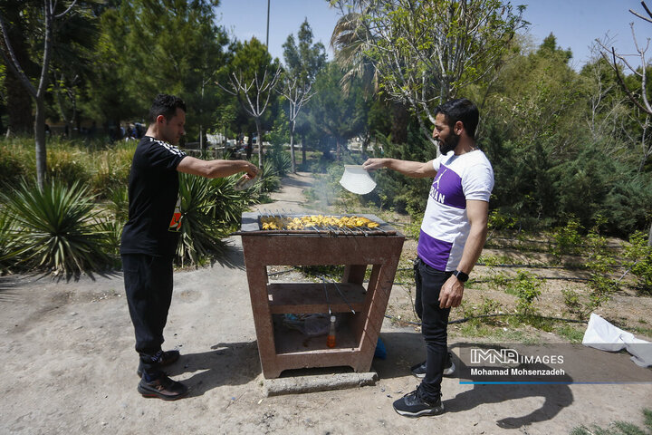 روز طبیعت در بوستان‌های قم