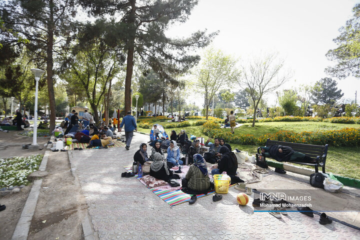 روز طبیعت در بوستان‌های قم