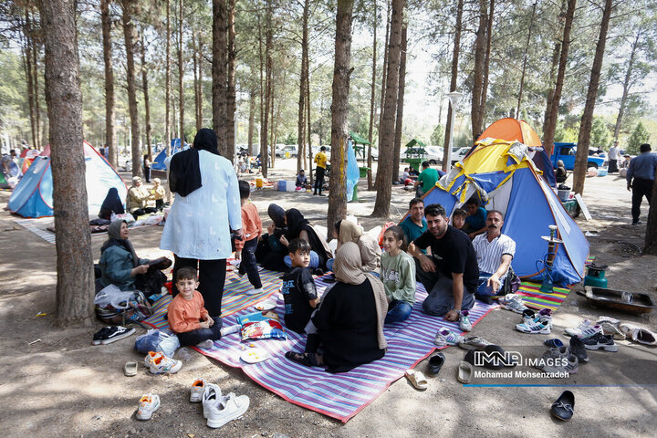 روز طبیعت در بوستان‌های قم