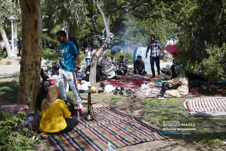روز طبیعت در بوستان‌های قم